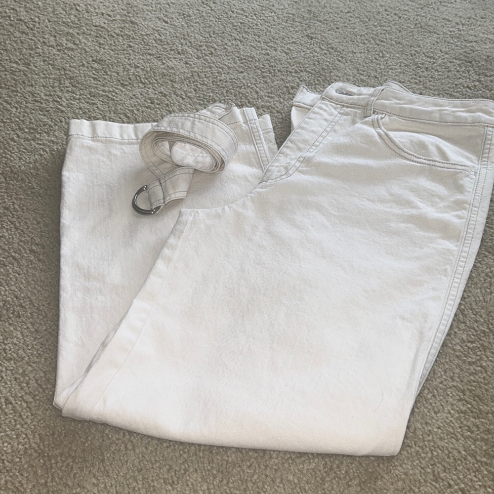 Club Monaco wide leg cropped denim pant w belt. Washed and never wore.
